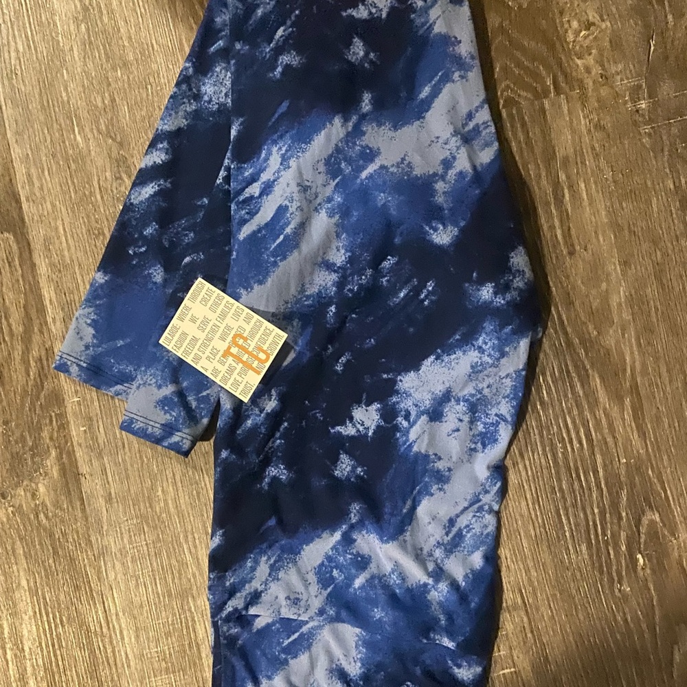 Lularoe tc leggings blue. New with tag